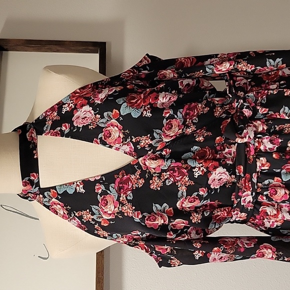 Cold shoulder halter dress - NWOT - Picture 2 of 13